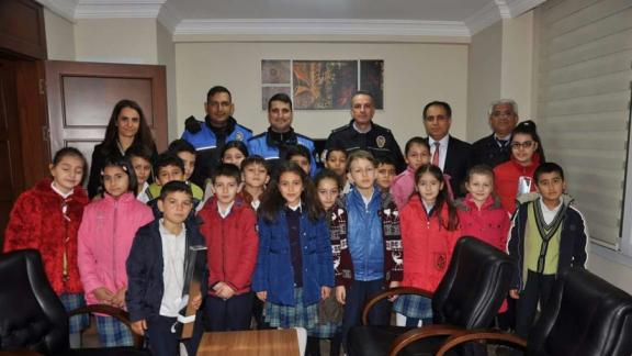 Payas Asım Gündüz İlkokulu Öğrencilerinden İlçe Emniyet Müdürlüğüne Taziye Ziyareti